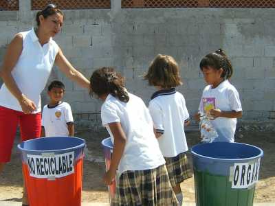 The Amigos de Isla Contoy concentrate especially on information and education of children.