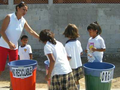 Para los Amigos es especialmente importante la información y educación de los niños.